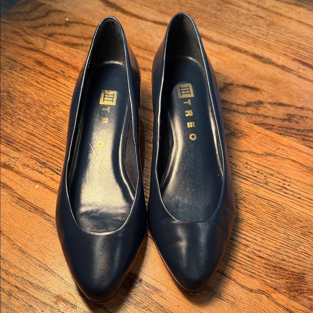 Women's Classic Navy Heels